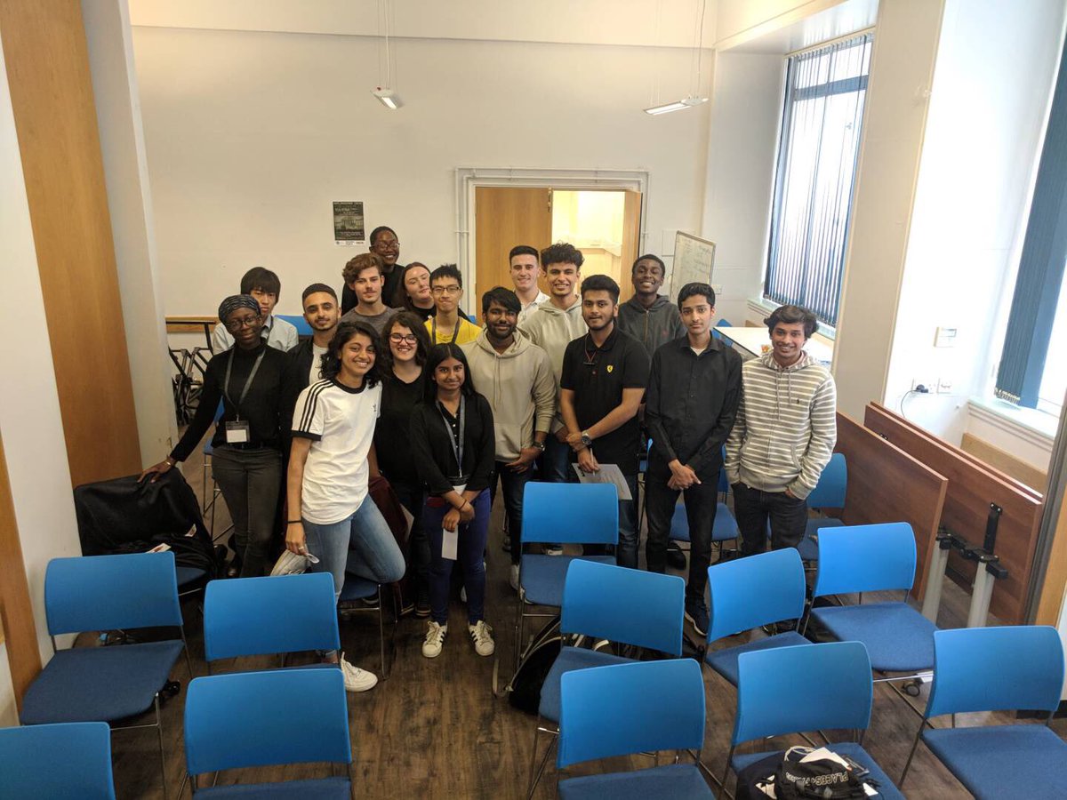 NotToxel's tweet photo. @in2scienceUK @ishaan95 Farewell Photos https://t.co/fudM9HlLiT