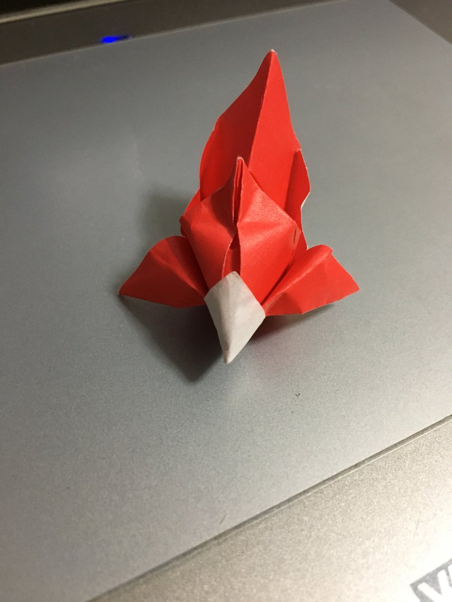 弧竜 金魚 折り紙 折り紙作品 不切正方形一枚折りで金魚折りました 兜から折る金魚を不切 立体に変えた物なのです