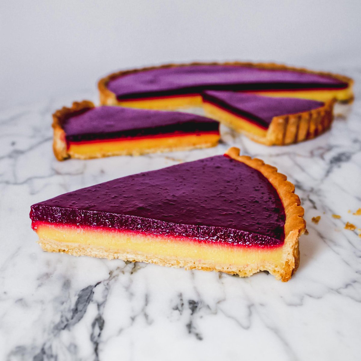 OverheadFood's tweet image. Blueberry–Lemon Curd Tart 🌺
#overheadfood