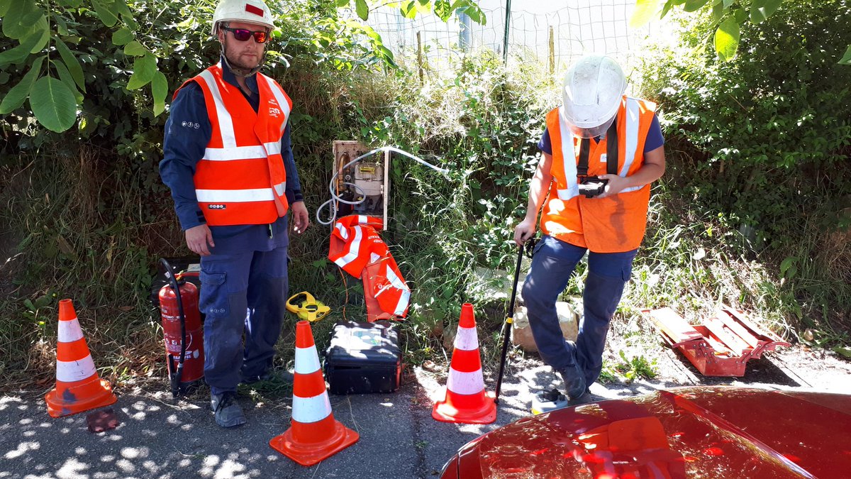 GermainEcolivet's tweet photo. 📞Allo #GRDFNO, c'est la collectivité, un réseau semble mal positionné.
#GRDF #AION arrive avec son #professionalismegazier et réalise la géodétection du tube mis en cause ... et le chantier de la collectivité continue 👌#onestla @ACarissimo86 #ungarsunefille @Nicoslechasles https://t.co/uPf2SNSTqx