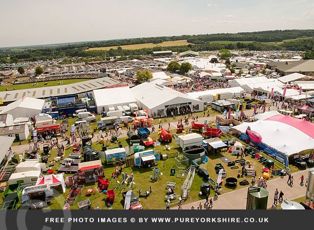 JumpingWaterJet's tweet image. Tomorrow is the last day of The Great Yorkshire Show, at the Show Ground Harrogate.  Harrogate being in Yorkshire is still worth a visit any time of the year
#waterfeatures #ponds #gardencenters #outdoorliving #createyourperfectplace