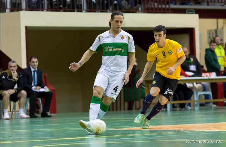 FIRMADO!!🆕️ Cierre de garantía, defendió la blanquiverde @ElcheCFsala en 🥈, Sporting San Vicente🥉, Hércules 🥉y Costablanca con el que casi ascendio a 🥈, Juan José García Fuentes "Juanjito" o "Ronaldinho" como gusten. 🙌🙆‍♂️🤙 @elchefutbolsala