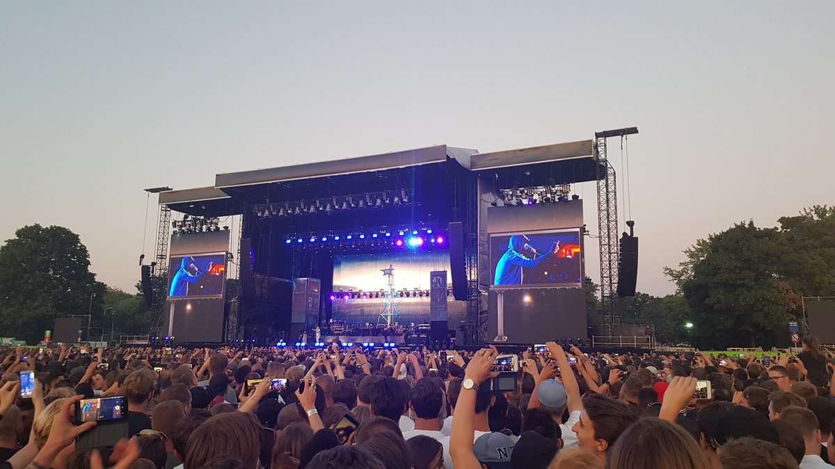 mcaptein's tweet image. Ok, #Eminem was weliswaar formaatje chocopinda, maar wat was dit een gruwelijke show die ik al 15 jaar wilde meemaken 🙌.