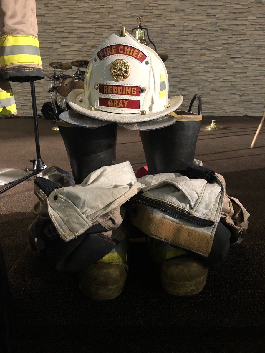angels_daughter's tweet image. #FireChiefGray @ggfire343 memorial service in #RedBluffCA #ReddingFireFighters