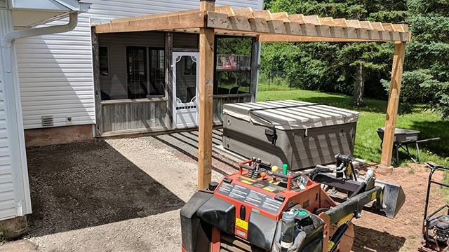 sweet_landscape's tweet photo. 🌺🌼 Flagstone patio going in soon, should be a sweet setup with the pergola + hot tub + flagstone patio 👍👍 #landscapedesign #landscaping #ditchwitch #pergola #backyardmakeover #landscaping #moncton https://t.co/76q4VMjiNX https://t.co/Uq2ygsQmuW
