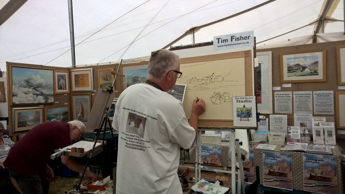 Patchings Art Festival - <a href="/timfisherartist/">tim fisher</a> was at his easel sketching out for todays painting.  Tim will be doing an #Acrylics workshop at The Old House Studio 22 &amp; 23 September phone Joanne 01457 857527 info@pennine-art.uk
@TheArtistandLP @artpublishing <a href="/artsbeat/">artsbeat magazine</a> <a href="/DerbyshireOArts/">Derbyshire Open Arts</a>
