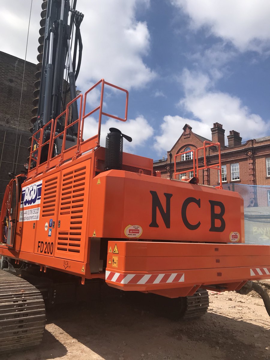 AGDEquipment's tweet photo. We are pleased to introduce the range of #NCB piling rigs and accessories to the UK market. Pictured here is a brand new model FD200 #CFA rig installing a 600 mm CFA secant wall in Chelsea, London for #VolkerGroundEngineering. Click to see it in action https://t.co/HCtWR77qN7 https://t.co/HfpM3Ed24E
