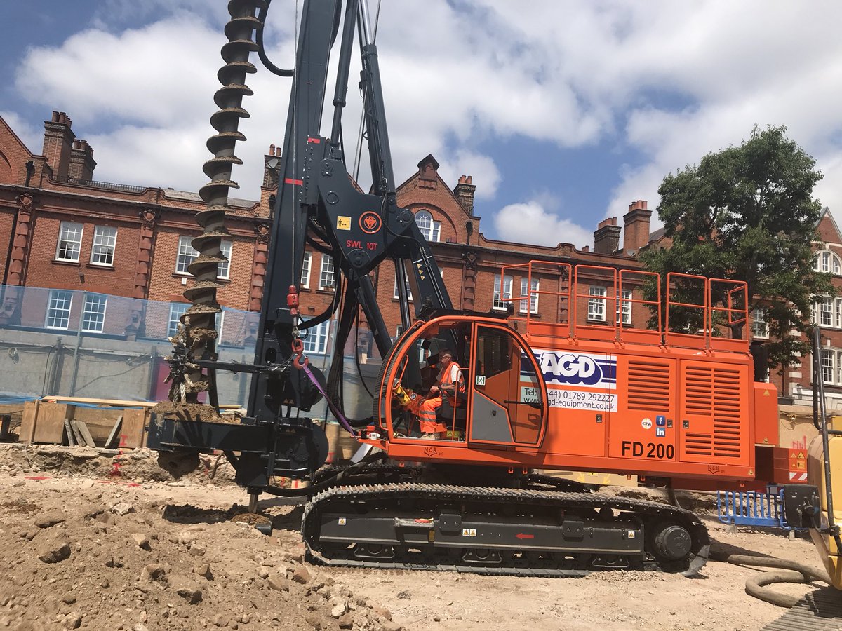 AGDEquipment's tweet photo. We are pleased to introduce the range of #NCB piling rigs and accessories to the UK market. Pictured here is a brand new model FD200 #CFA rig installing a 600 mm CFA secant wall in Chelsea, London for #VolkerGroundEngineering. Click to see it in action https://t.co/HCtWR77qN7 https://t.co/HfpM3Ed24E