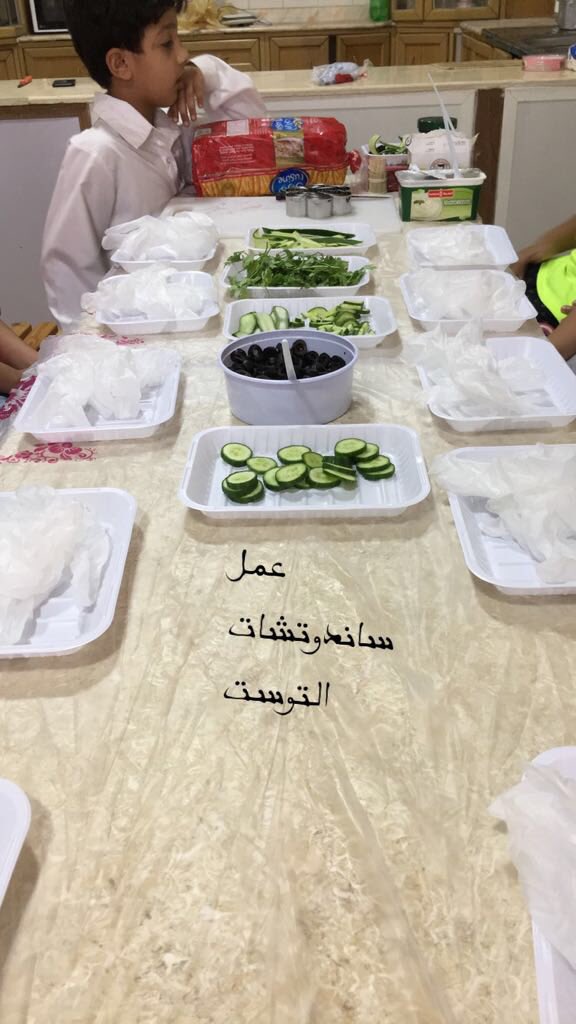 btkids_c1's tweet photo. عمل ساندوتشات التست بأيدي الأطفال من ضمن نشاطات مخيم بذرة الصيفي https://t.co/zO1ZeypnYw