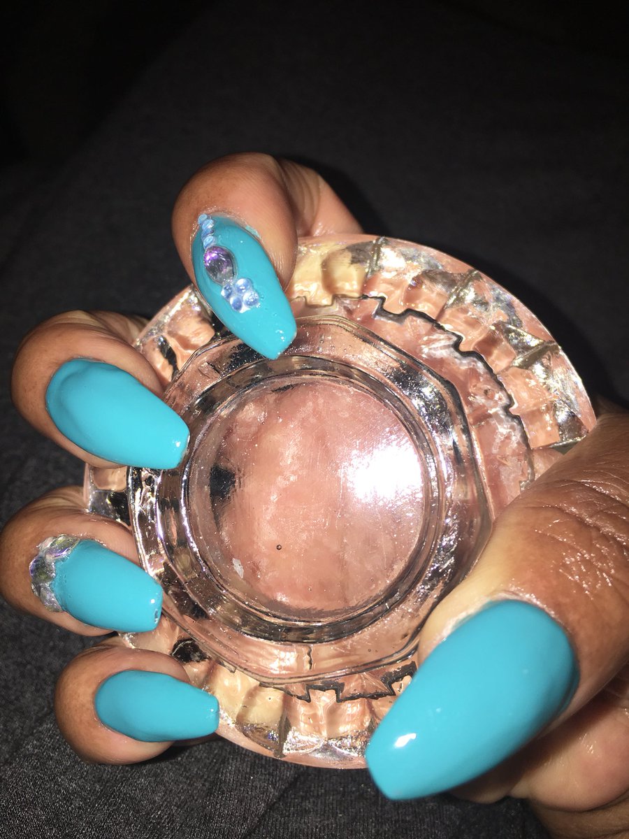 a_nailz's tweet photo. Not bad at all...much room for growth but that why you always practice your craft! #itsnotthedestinationitsthejourney #thursday #glitternails #falsenails #chrome #acrylicnails #nails #nailart #nailproducts #miasecret #manualfiling #naildrill #acrylics #newjourney https://t.co/rx01lvIVii