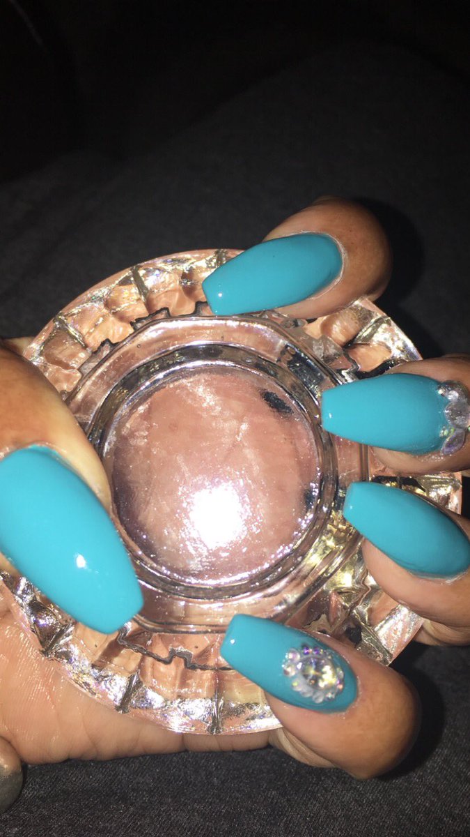 a_nailz's tweet photo. Not bad at all...much room for growth but that why you always practice your craft! #itsnotthedestinationitsthejourney #thursday #glitternails #falsenails #chrome #acrylicnails #nails #nailart #nailproducts #miasecret #manualfiling #naildrill #acrylics #newjourney https://t.co/rx01lvIVii