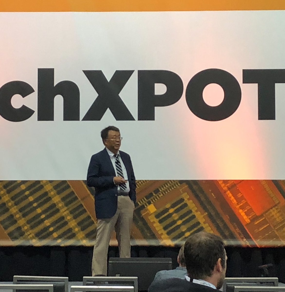 LamResearch's tweet photo. #LamResearch's Yang Pan takes the stage at #SEMICONWest to talk benefits of atomic-layer etching and processing. Leading-edge structures and reduced pattern variability among them. #etch #atomiclayer https://t.co/ds11qVnDWK
