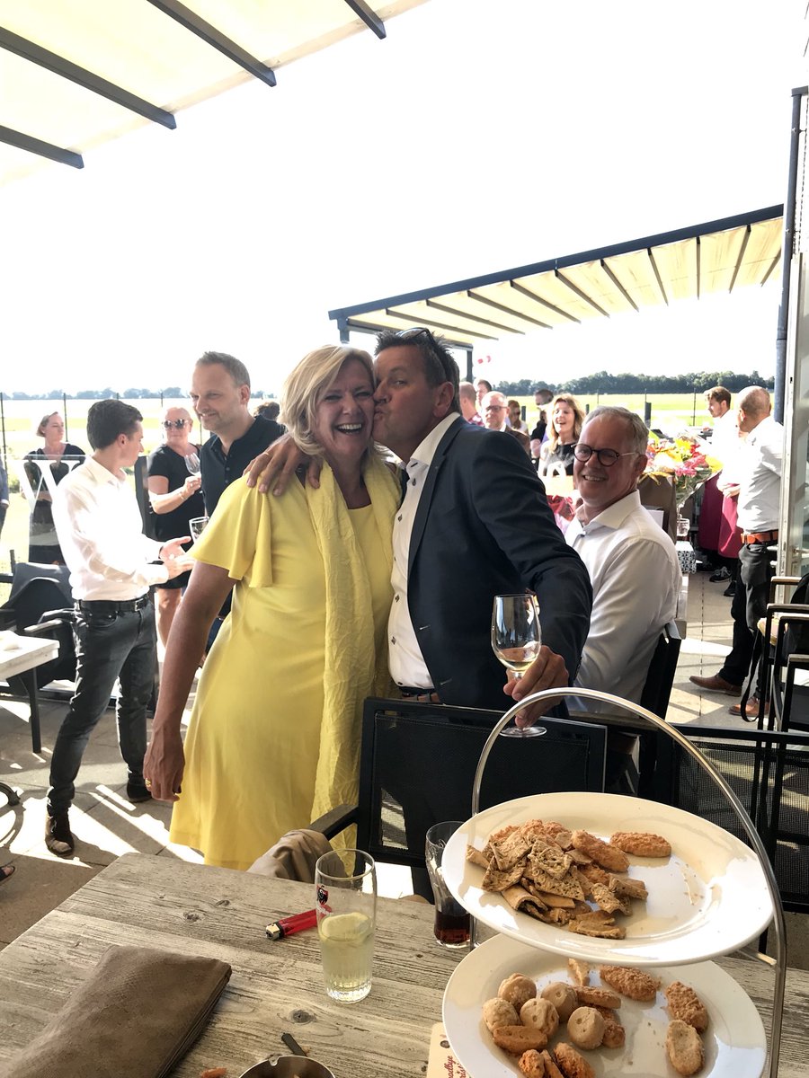 Veel succes Christien met je nieuwe uitdaging! We gaan je missen bij Rotterdam The Hague AirPort! <a href="/bert_mooren/">Bert Mooren</a> <a href="/ruudduynisveld/">Ruud Duynisveld</a> #BRAVOAirways <a href="/VNONCWWest/">VNO-NCW West</a>