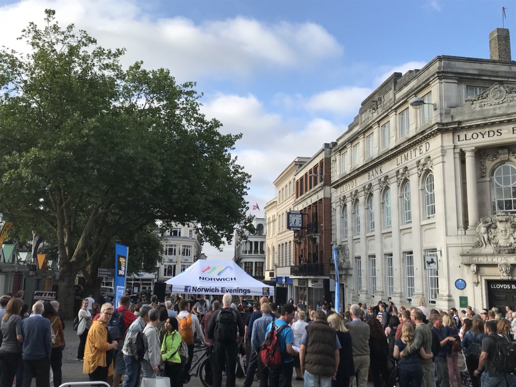 Great #NorwichEvenings crowd for <a href="/TheLovinHandful/">The Lovin' Handful</a>