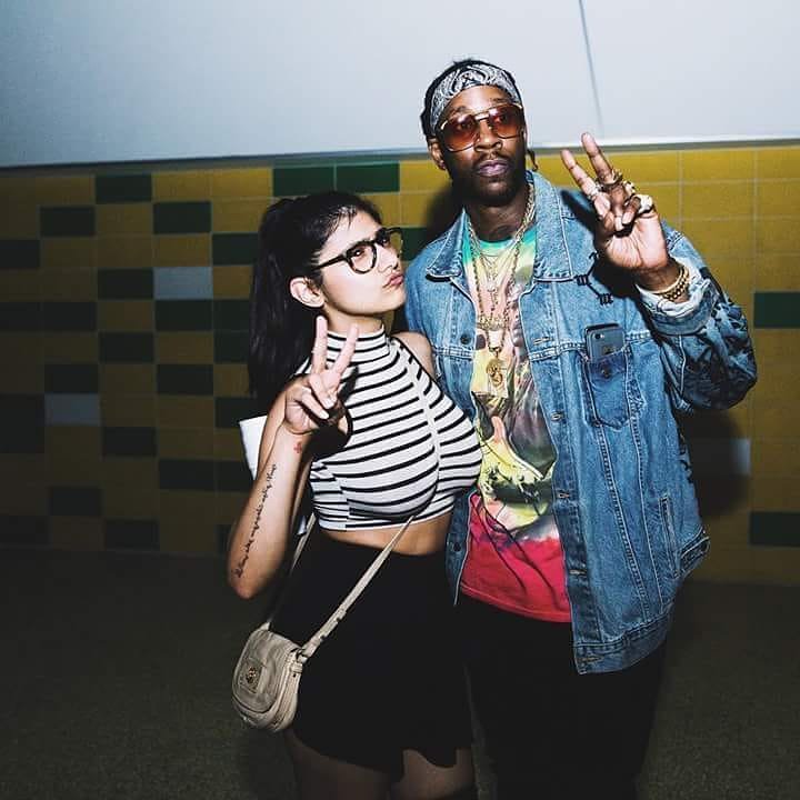 br_trillshit's tweet photo. help our fanpage on instagram ♡
Instagram: @br_trillshit
>>>@2chainz x @miakhalifa
#trapmusic #mixtape #trap #rapper #recordinglabel #stoner #lit #rap #hiphop #weeding #streetwear #empireofweed #dope #highlife #cannabiscommunity #highsociety #laflame  #yaanothersheet https://t.co/t4fMf3Rfo0