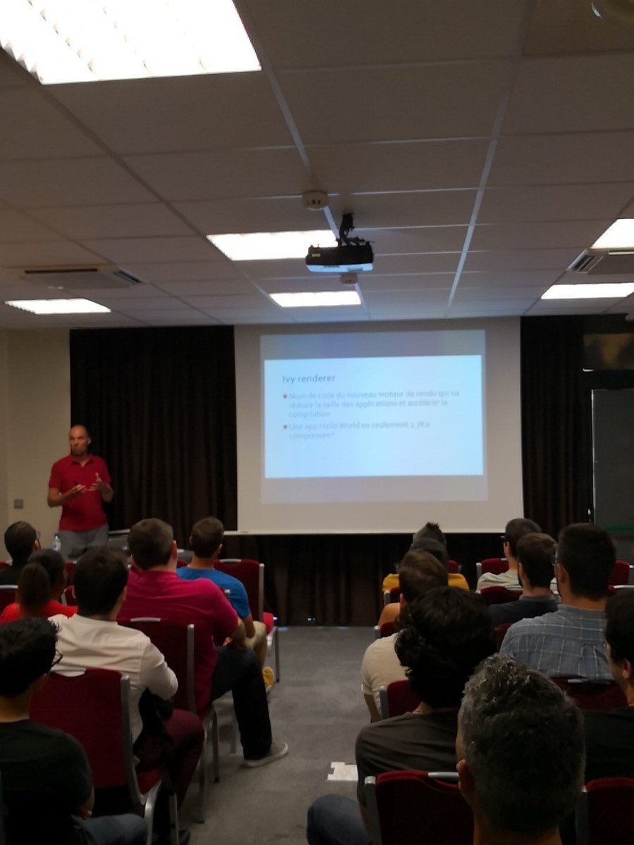 aix_js's tweet image. On est passé à Angular 6 avec @LaurentDuveau ! Merci à lui!