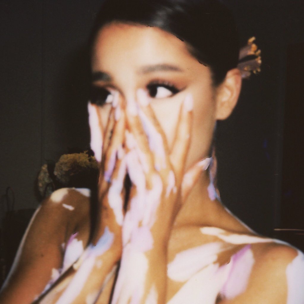 🚨🚨EMERGENCY🚨🚨

Arianators and SweeTees have united as fandoms to support both new singles being released tonight!

<a href="/Tinashe/">TINASHE</a> • Like I Used To

@ArianaGrande • God Is A Woman

There will be a playlist available tonight for streaming 🎉 

#ARIANAxNASHE