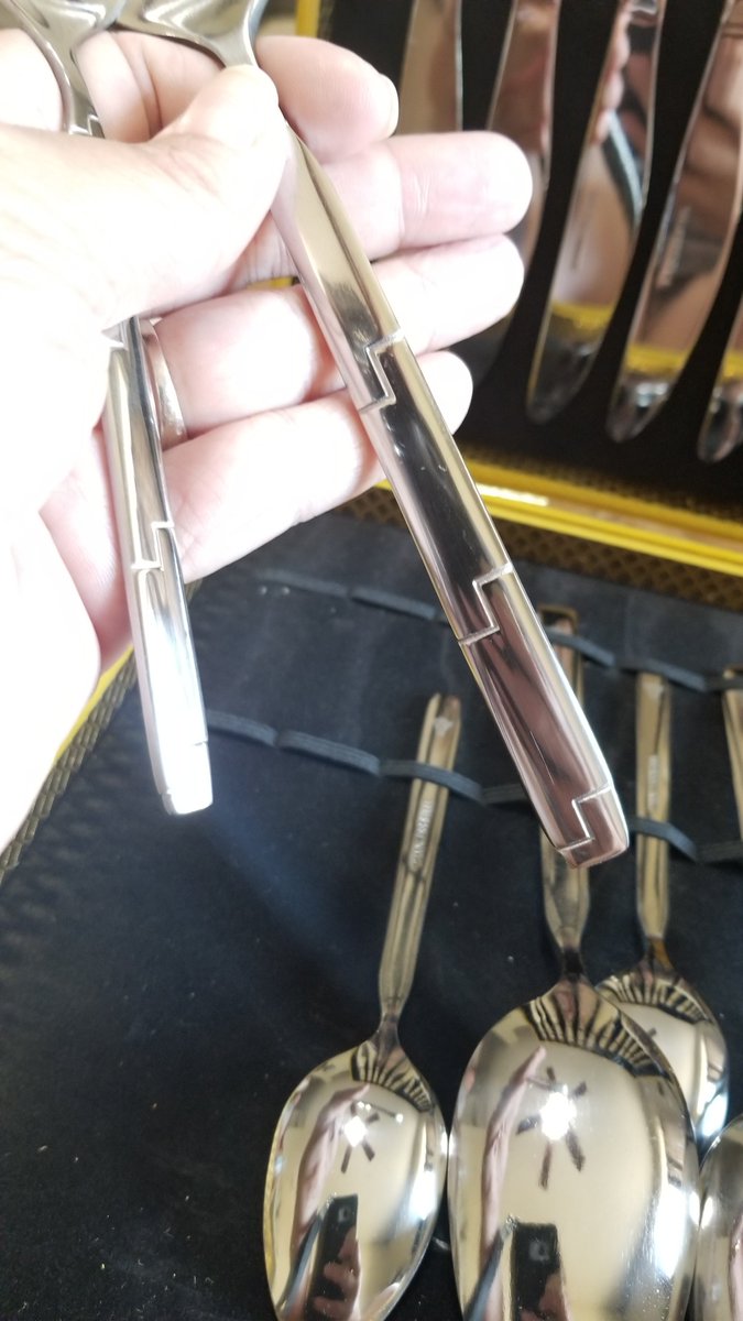 DSSC_Coach's tweet image. After 7 years of marriage, we finally got some matching silverware for  our family. This set for 6 is working great for us and looks great! I am  very happy with it. Get yours here: amzn.to/2NcaU2F #AMZSoaring #silverware #silverwareset #dinnerware #dinnerwareset