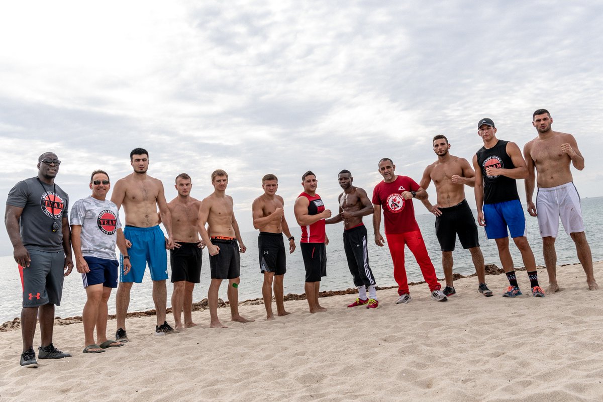 Good Morning session- @surfside Miami Beach #IWILL #underarmourdach #Sandforbreakfhast