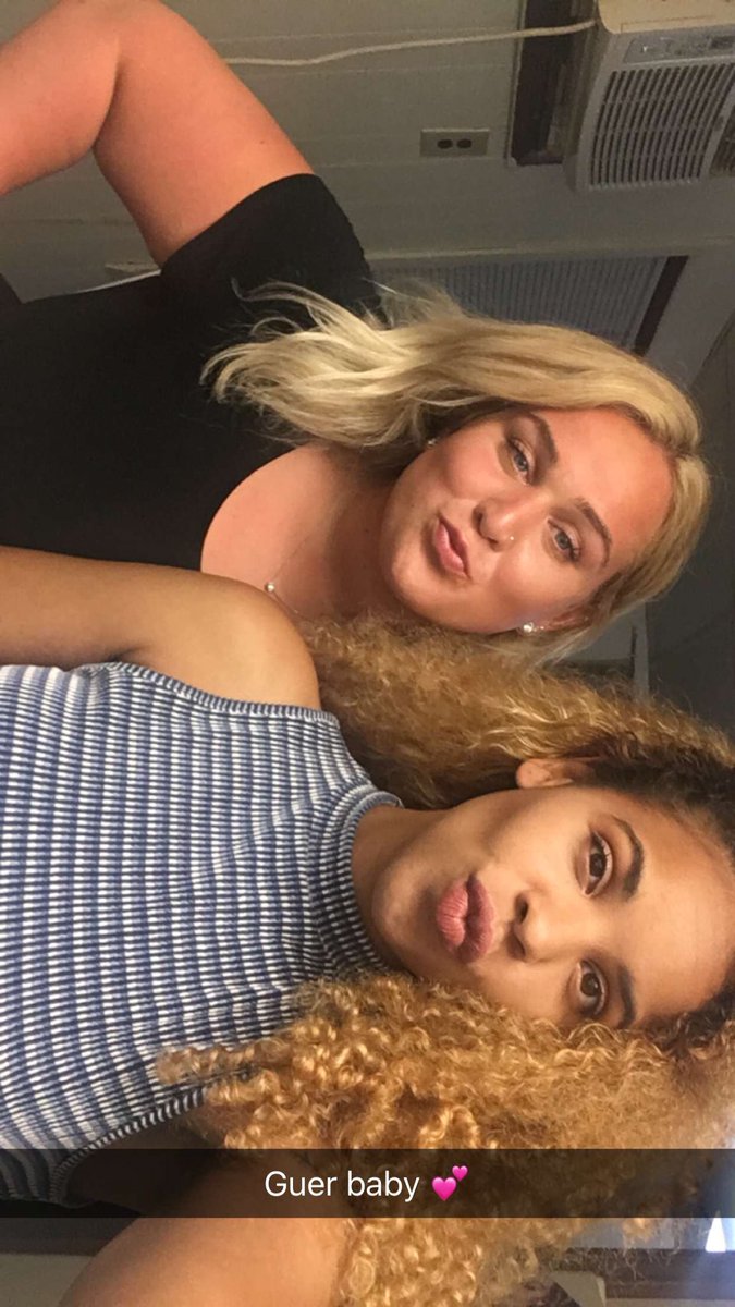 mixedbrittbabe's tweet photo. From Chili’s to Houlihan’s to Chickie’s &amp; Pete’s #DreamTeam #ServerLife @GUERyouat ❤️🙌🏽 https://t.co/ZxOoBJjxwm