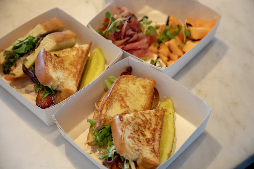 BrooklynBased's tweet photo. Coming to a beach blanket near you: The @Kitchen21NYC Beach Box. Order one from the Coney Island restaurant, and carry to the beach. Picnic solved. 
 https://t.co/D86mVkhpGk #spon https://t.co/7T68WY9Oul
