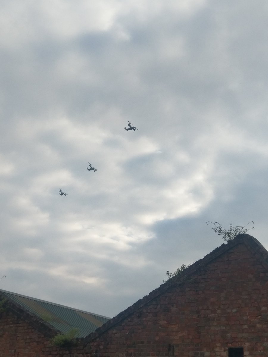danielrea's tweet photo. Hi @Aviation_Intel any idea why #trump #v22 #ospreys have been doing laps of my house in #Hackney #London for the past 30mins? https://t.co/IznbWQp4yi