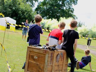 KSCommunityArts's tweet photo. 24hr countdown to the performance ... #whatsinthebox? #keepingitlowkey #chaosinkirkby #kirkbystephen #stepsup #localschools #artsincumbria https://t.co/aJYixzH8nV