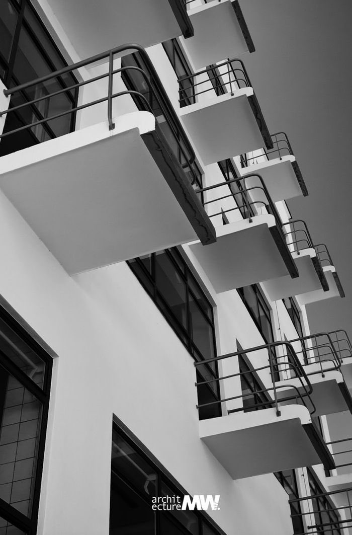 BauhausMovement's tweet image. Walter #Gropius - The #Bauhaus Building #Balconies, Dessau, 1925. Photo by MWART