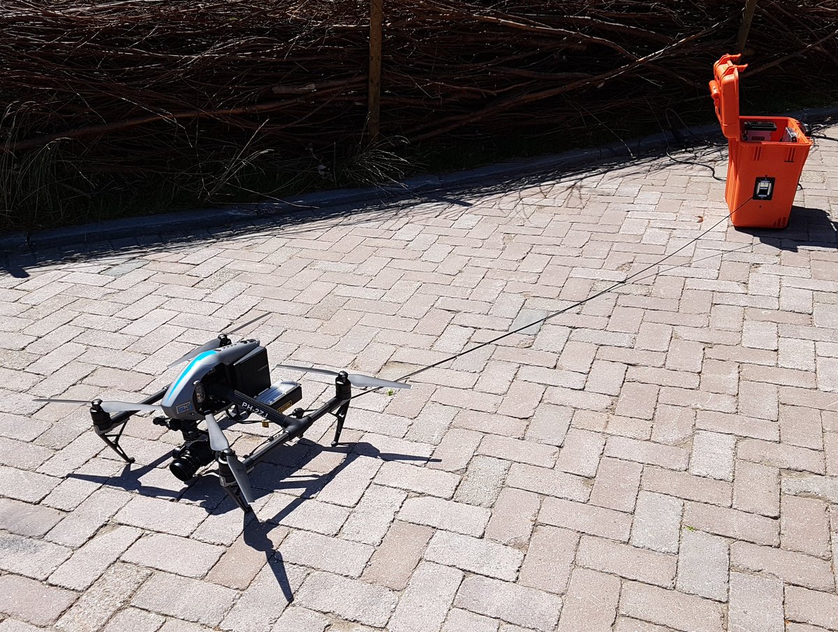 WilliamvdVeen's tweet image. Vandaag veel ontwikkelingen op #drone gebied bekeken bij #Skytools. O.a. drones met kabel, warmtebeeld, laserscans en 30x zoom. Indrukwekkende mogelijkheden!