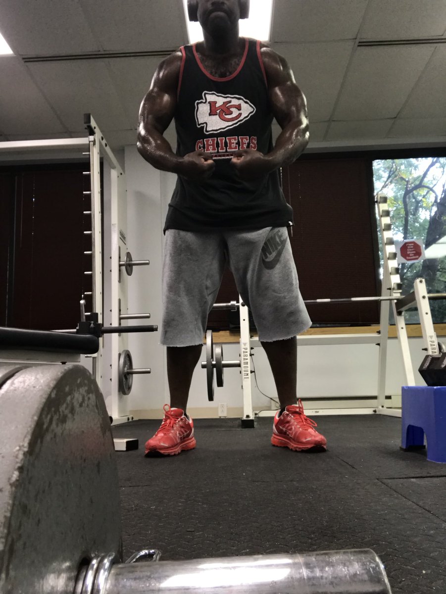 mogrady53's tweet image. Pain X Resistance = Suffering #nofear #onoroff #noinbetween #trainkeepschuggin #onaMission