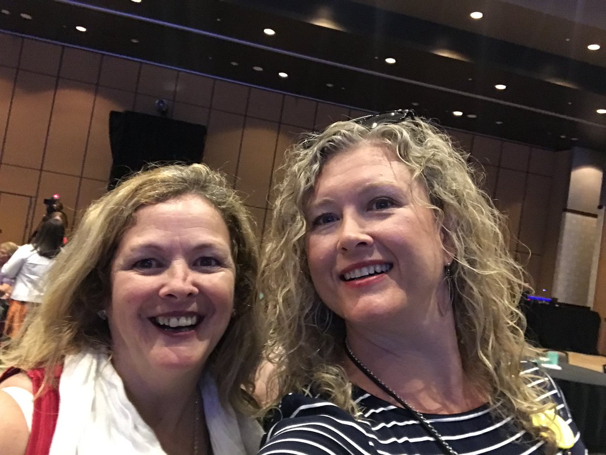 TripsAlive's tweet photo. Embracing my #millionairemindset! It’s #time2rise with this new amazing woman, I’ve met at #ewnconf today! @zoneonewellness #communityreunion https://t.co/mmypdhDpCb