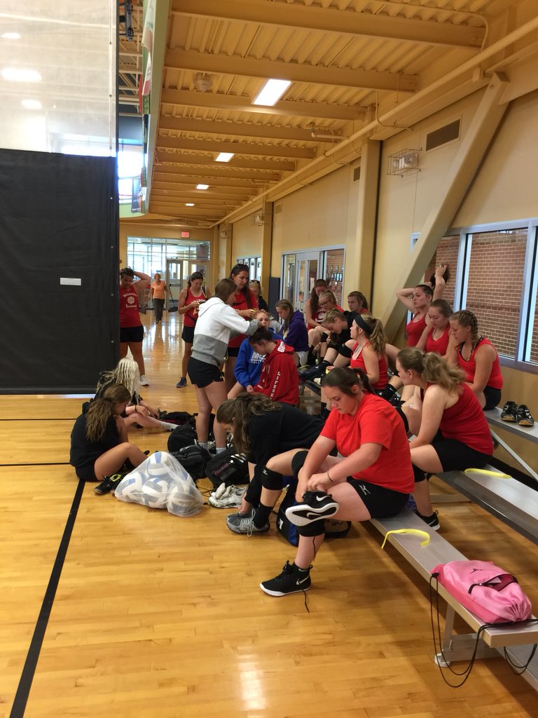coachlbraddy's tweet photo. Getting ready!! Let the competition begin!!! There are 122 teams representing 7 states at this Branson camp! Going to be some fun matches!! Ready to learn and get better!! https://t.co/5x9JOzTcMc