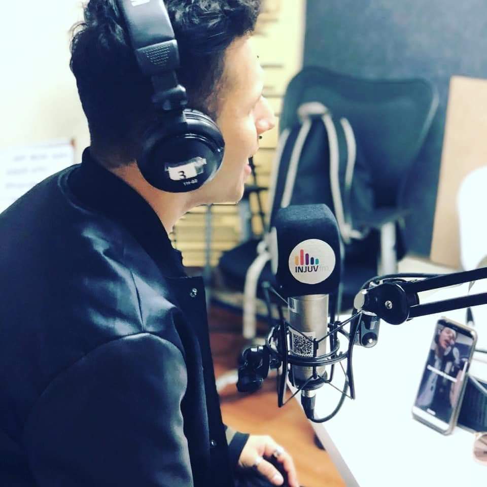 agustinjunior_'s tweet photo. Promo radios! 
@vamoacalmarnofm  @injuvfm @pandamusicchile #bailaconmigo #parecementira https://t.co/l0xDeKDLra
