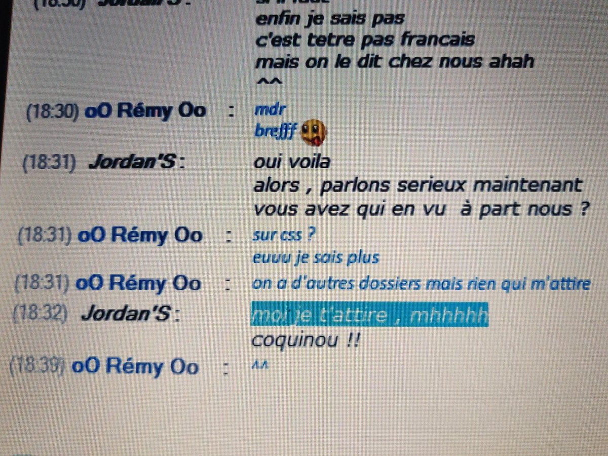 _RaiM1's tweet photo. Quand soudain tu tombes sur de très, très vieilles conversations... @nV_NextCS toujours intéressé ? 🙊😘 #GenerationMSN #Throwback #8yearsago https://t.co/E32RcASs8c