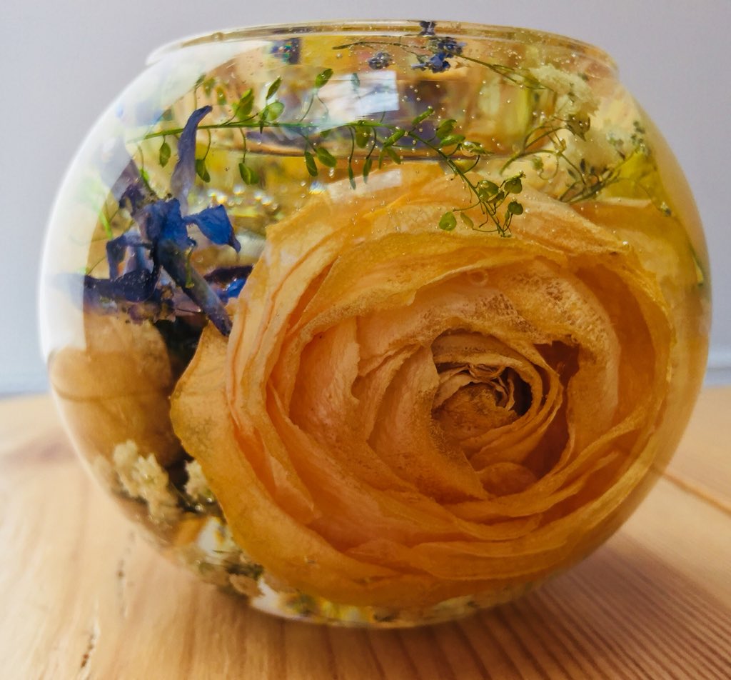 Preserved wedding flowers 🌸🌸🌸 #BrideBible #BrideHour #WeddingHour #WeddingOClock #Weddings #Brides #Florist #Bristol #Handmadehour