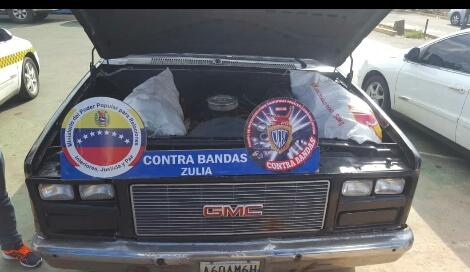 #CICPC DIVISIÓN CONTRA BANDAS ZULIA CAPTURA A DOS SUJETOS CON 120 PANELAS DE DROGA.
 con un peso aproximado de 45.500 kg.
fueron identificados como: ISMAEL LOZADA MENDOZA (34) y DAVISMAR  LOPEZ, (29) ALIAS“EL POLLO”, este se encuentra solicitado por el delito de Droga.