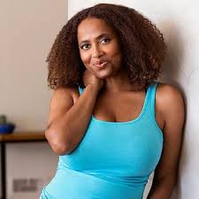 Happy birthday, Lisa Nicole Carson. 