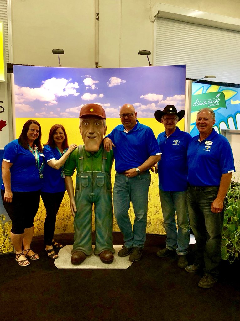 learncanola's tweet photo. Spirit of Western Cooperation at the @AlbertaCanola booth this morning at #CalgaryStampede2018 Regan @ReganUdell Lynn @FoodtalksRD Ward @WardToma Mike @mikeammeter &amp; Wayne @wayne_truman are joining forces to dispel Ag misconceptions for visitors @SaskCanola @CanolaGrowers https://t.co/UXgVAy2KAt