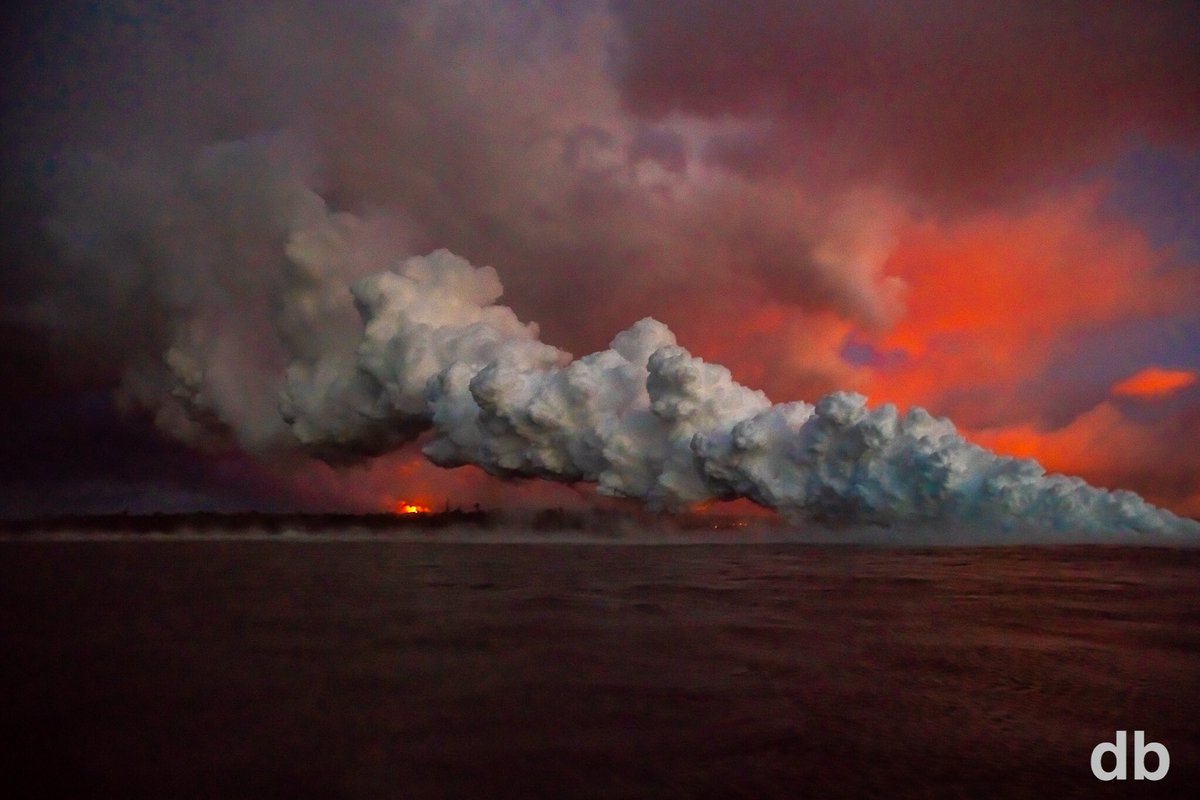 thelavachaser's tweet photo. Secrets & the Hot Ponds up in smoke, fissure 8 underneath the plume in the distance. Sad, historic, milestone moments What now?
.
.
.
#thelavaeffect #thelavastruggleisreal #lavagroundzero #leilanieruption #secrets #ahalanui #hotponds #history #sadlyso #lavachaser #demianbarrios https://t.co/PdPTXMWied