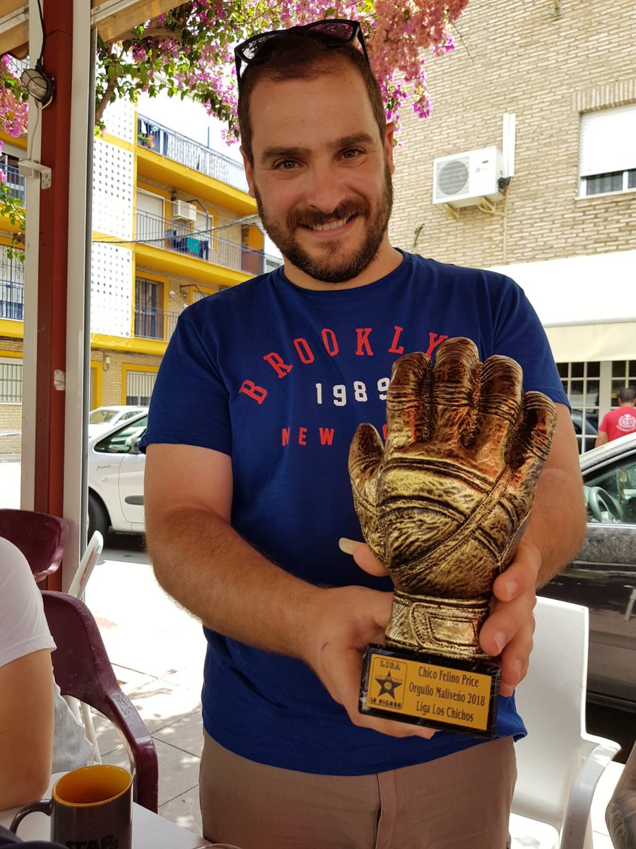 Agradecido a mi familia <a href="/losmalivis/">Los Malivis ©</a> que me acogió desde mi llegada como uno más. Ahora toca recuperarse de la operación de hombro y prepararse para la próxima temporada con <a href="/CDPalomar/">C.D. Palomar</a>