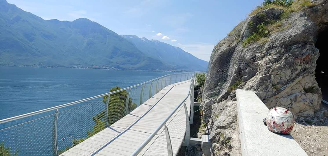 mau_benz's tweet photo. Sabato inaugurazione ciclabile del Garda,  da Limone a Riva, #lagodigarda #ciclabile https://t.co/lryZfeRDmT