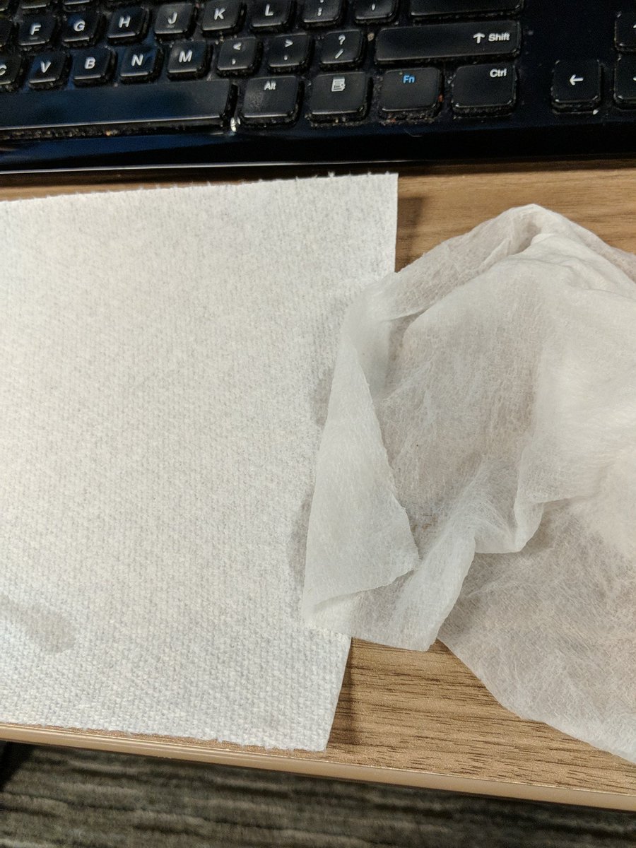 CloneDeath's tweet image. Made my own #cloroxwipes at #salesfusion. #lifehack #papertowels #water #whatisglobalwarning #algore #ILearnedItByWatching #EnglandvCroatia