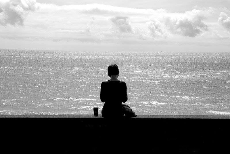 literlandweb1's tweet photo. "Algún día en cualquier parte, 
en cualquier lugar 
indefectiblemente 
te encontrarás a ti mismo, 
y ésa, sólo ésa, 
puede ser la más feliz 
o la más amarga de tus horas."
#PabloNeruda https://t.co/eqSuXsya5p