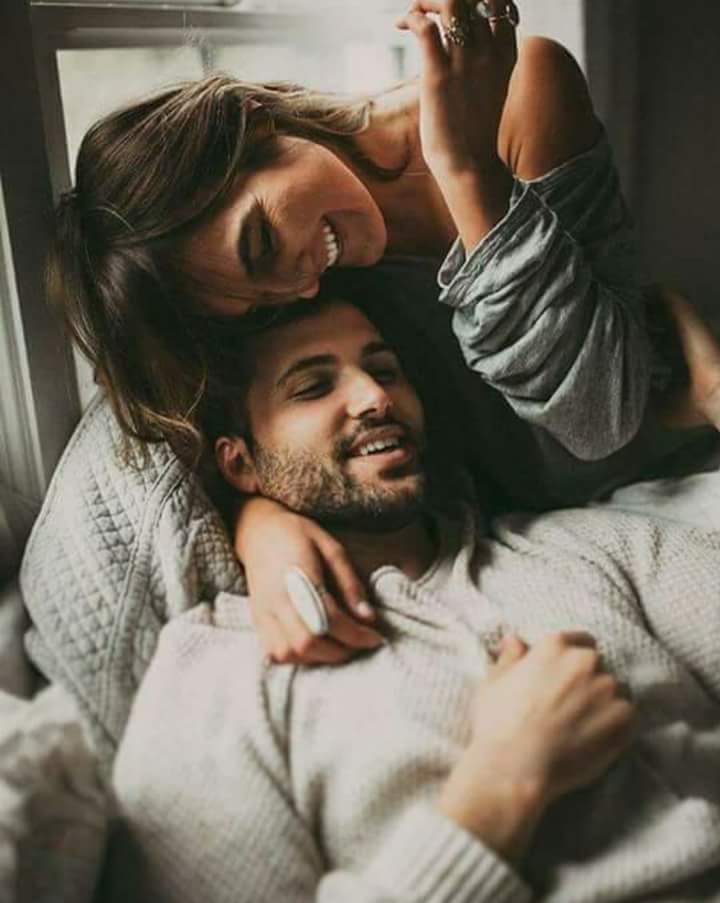 لا يشغل التفكير بالك والظنون
      القلب غيرك لا حشى ما راق له

          يضما عليك السمع وتجوع العيون
                 ولا فيه غيرك فـ الوجود اشتاق له