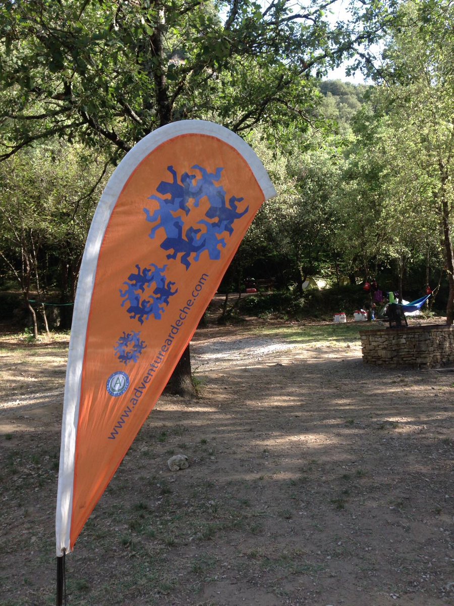 TheKingsOSMPE's tweet photo. Team Ardeche have finished there 2 day decent on kayaks down the Ardeche #lovetokayak #Ardeche @KingsSchoolOSM https://t.co/BuER1khL58