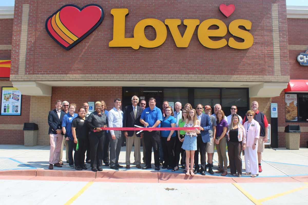 SVLChamber's tweet photo. Congratulations Love's Travel Stop on your Grand opening of your 497th location in Statesville NC! Loves Travel Stop has also made a generous donation to local non-profit Dove House Children's Advocacy Center❤️

Thank you for investing in our beautiful community! 😀 https://t.co/VOInOjgKCT