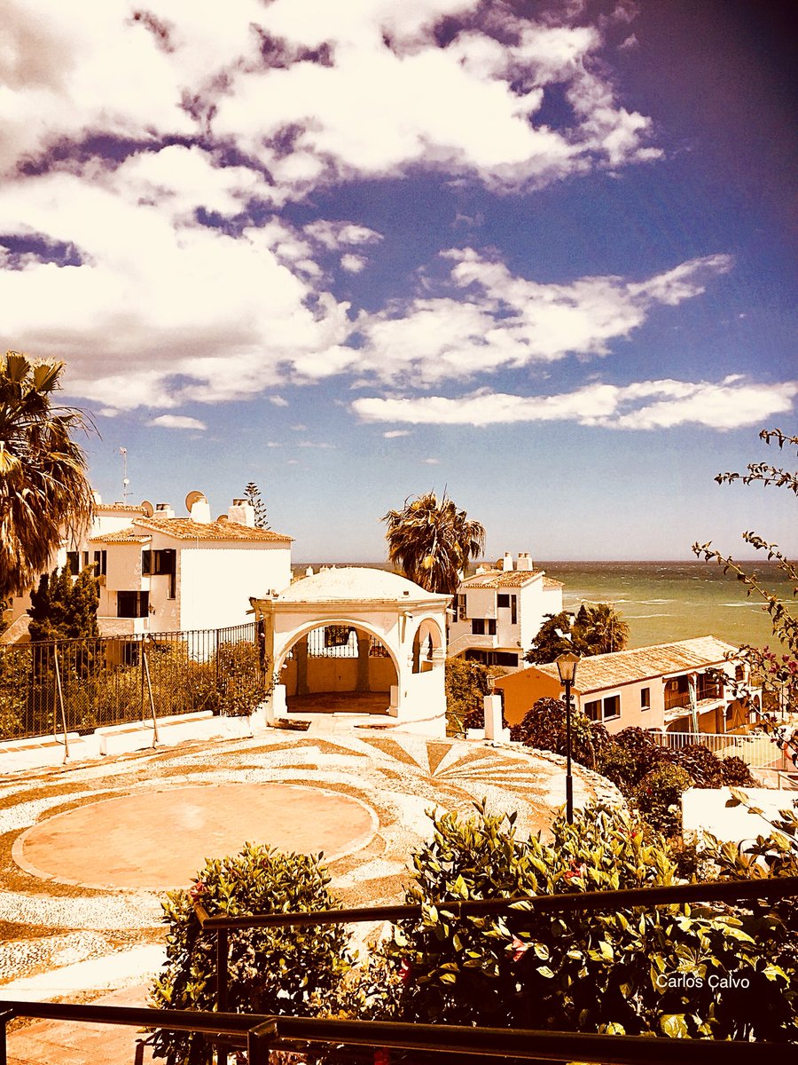 Las noches de baile en la terraza del antiguo Hotel Alhamar, acompañadas de espectáculos con orquesta, otro de los alicientes del distinguido establecimiento. #mijas #costadelsol