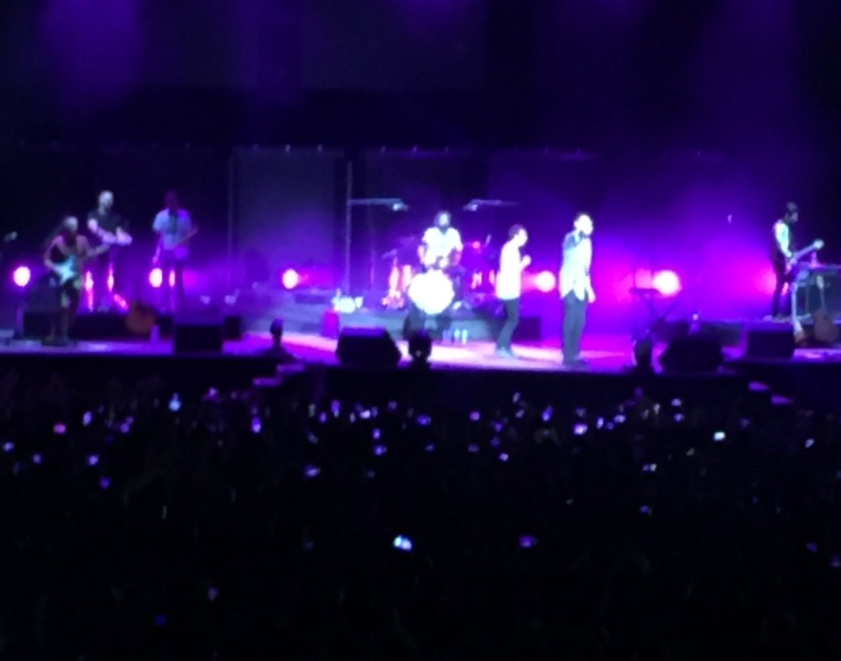 “Tu come stai? 
È un po' che non ci sentiamo 
Io solo guai 
Meglio se non ne parliamo 
Ti direi dai, prendi un aereo e partiamo
Ma tanto ormai 
Ma tanto ormai”
#carlbravexfranco126 in diretta ora a #radio2live! 👏❤️❤️❤️