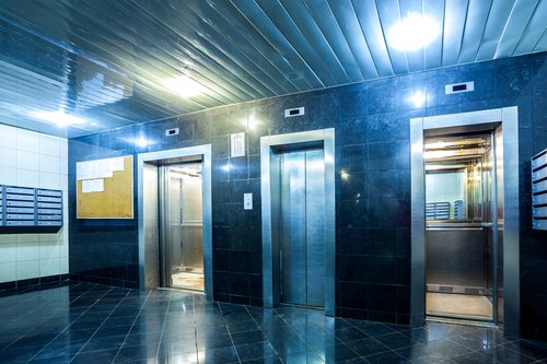 SabreIntegrated's tweet image. In Manhattan, sought-after blue-chip clients usually come with security needs that can create problems. #AccessControl #SabreVault #ElevatorSecurity 
sabrevault.com/need-to-secure…