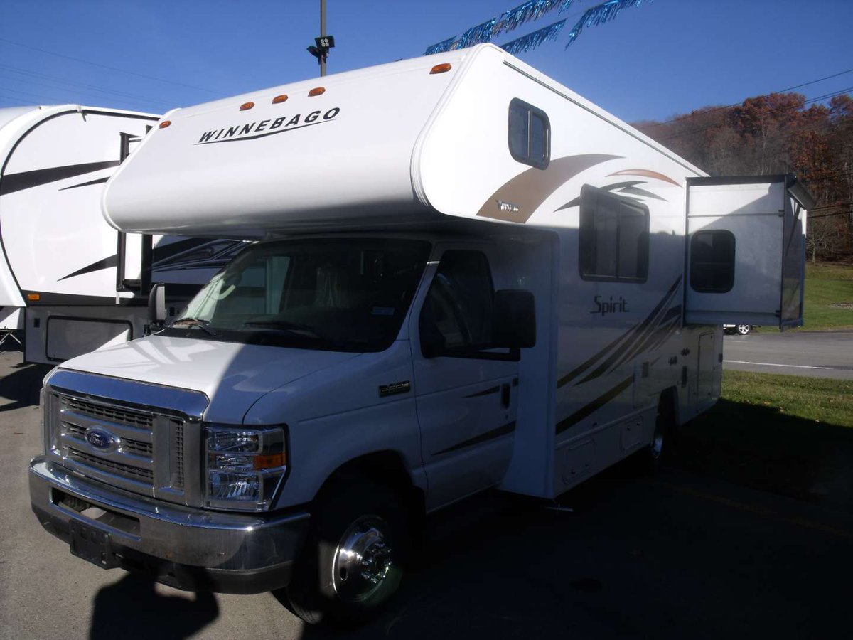 ButlerRVCenter's tweet image. We have a wonderful Class C on manager's special. Winnebago Spirit 22M is only 24'2" long and has great maneuverability! Head on over to ow.ly/dvIq30kVAcp to sell all of its details!
